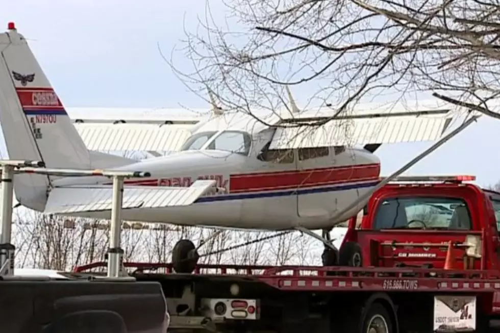 Plane Lands on Michigan Highway After Engine Quits [VIDEO]
