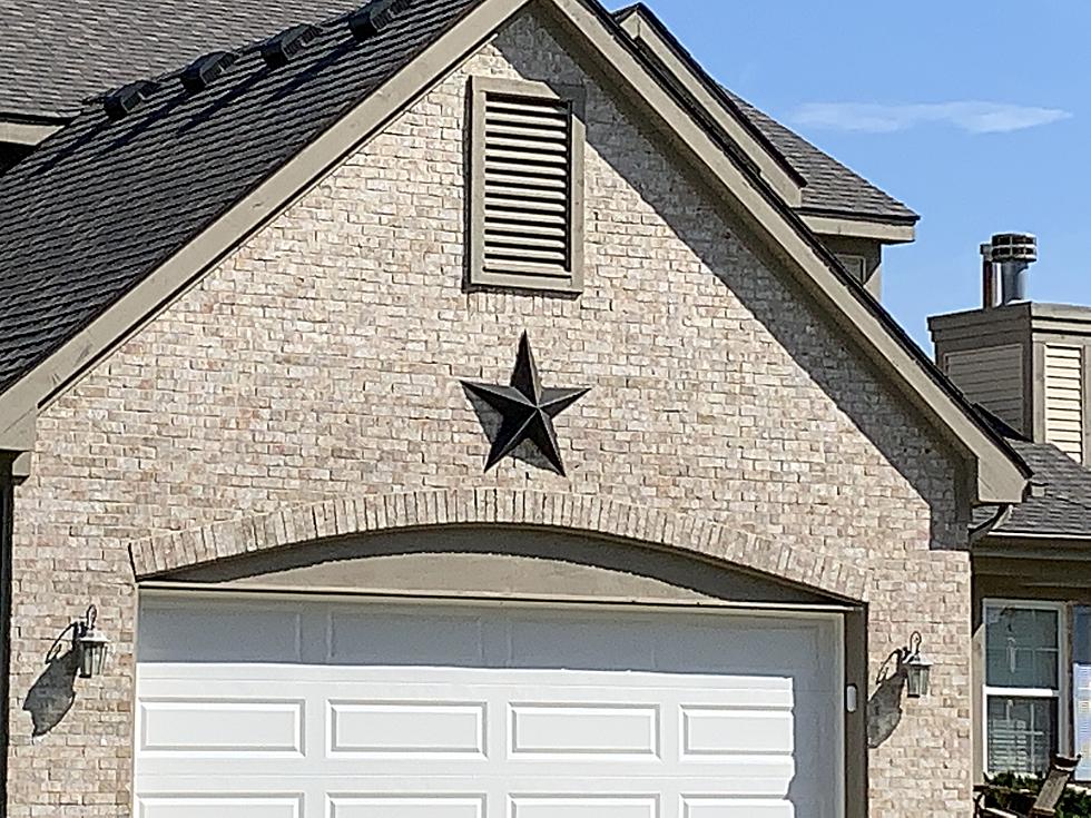 What Do The Five-Point Stars on Houses Mean? 