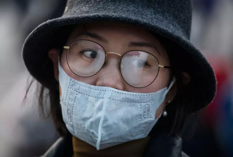 Here’s How To Avoid Foggy Glasses While You’re Wearing a Mask