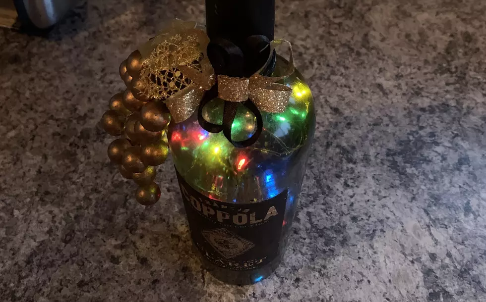 Use Empty Wine Bottles as Decoations With These Cork Lights