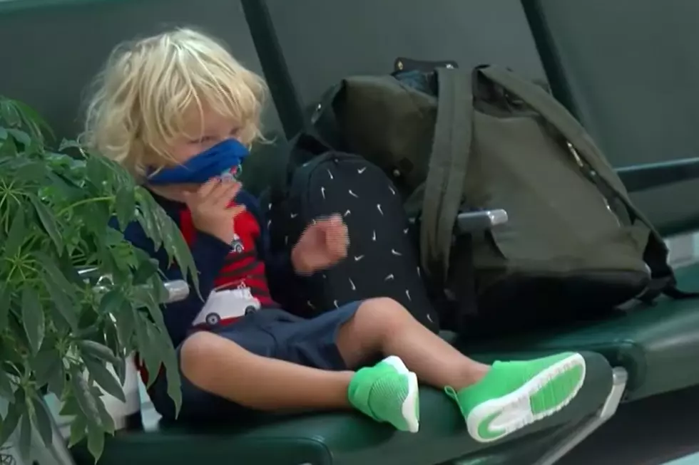 Mom + Two-Year Old Son Kicked off Plane Because he Snacked Without a Mask [VIDEO]