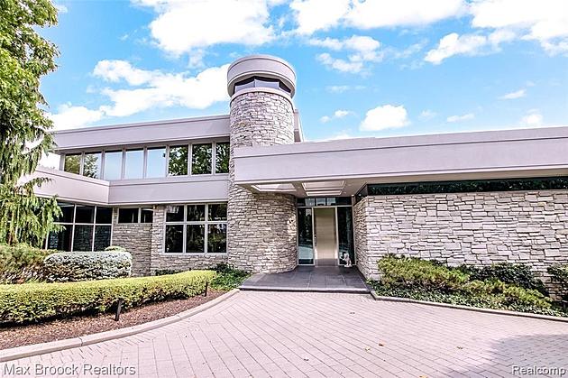 Look: Inside Detroit Lions Matthew Stafford&#8217;s Newly Listed Mansion
