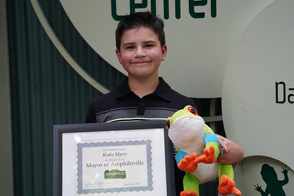 Detroit Zoo Swears in Young Michigan Boy as  Mayor of Amphibville