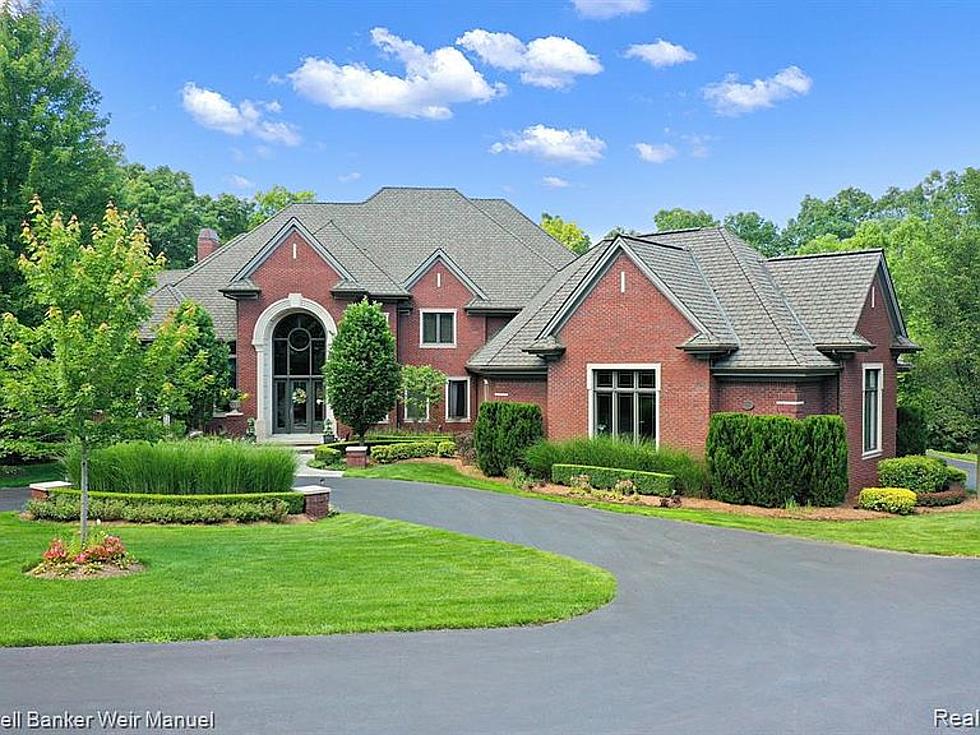 This Michigan Home Features an Indoor Lagoon + a Few Other Surprises [GALLERY]