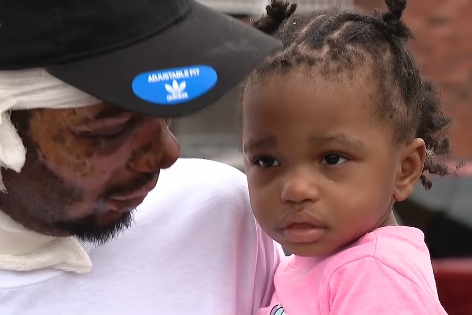 A father saved his toddler twins as fire destroyed home: “I had to get my babies out”