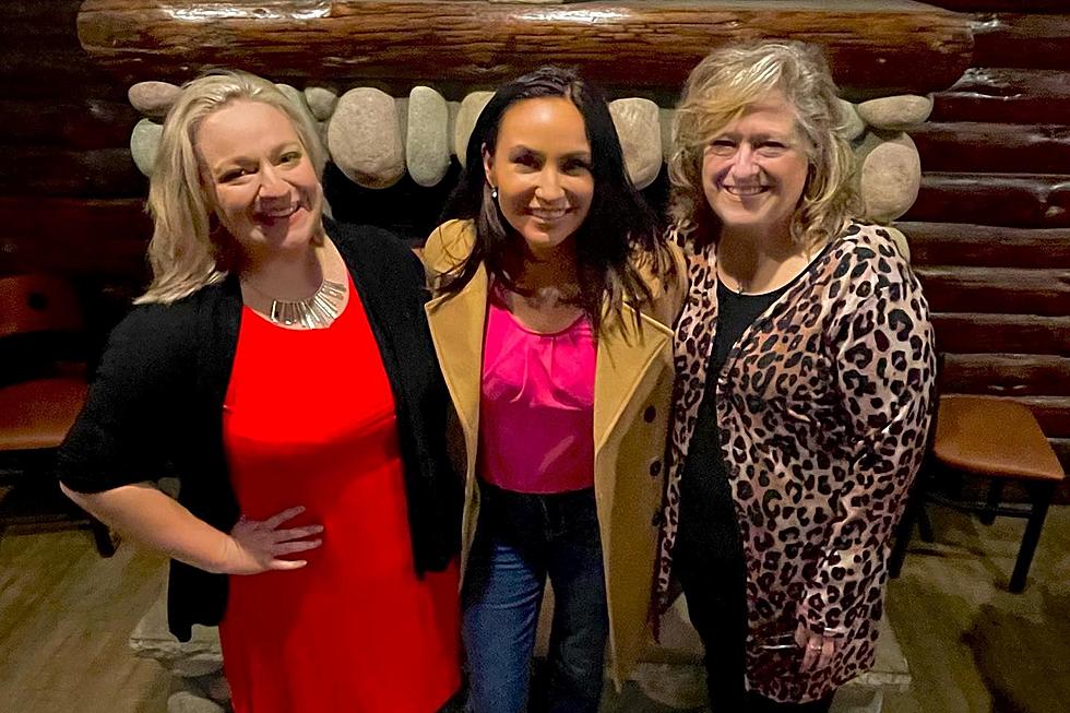 &#8216;Food Network&#8217; Star Enjoys Dinner at One of Our Favorite Genesee County Spots