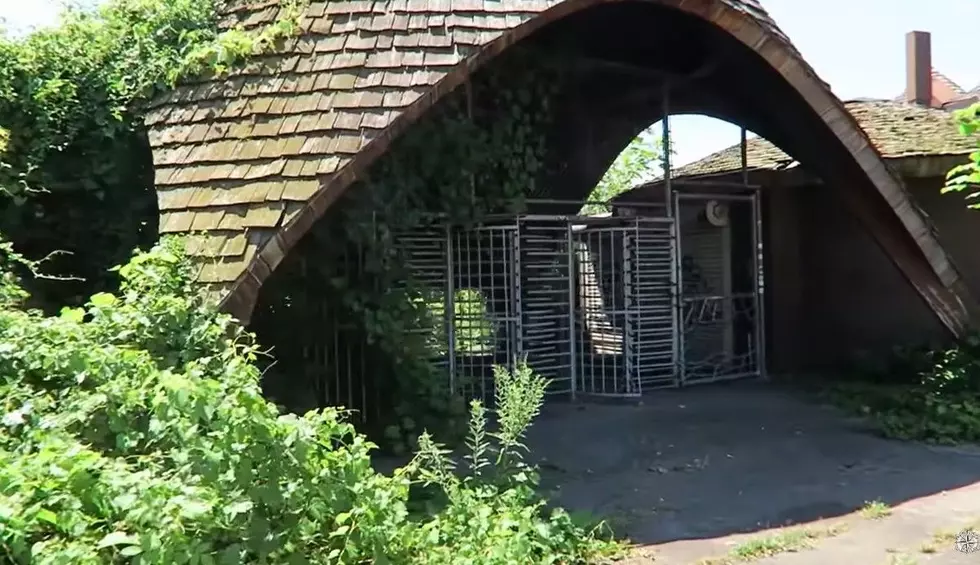 Tour of an Abandoned Zoo &#8211; This Forgotten Belle Isle Gem Now Goes Beyond Creepy