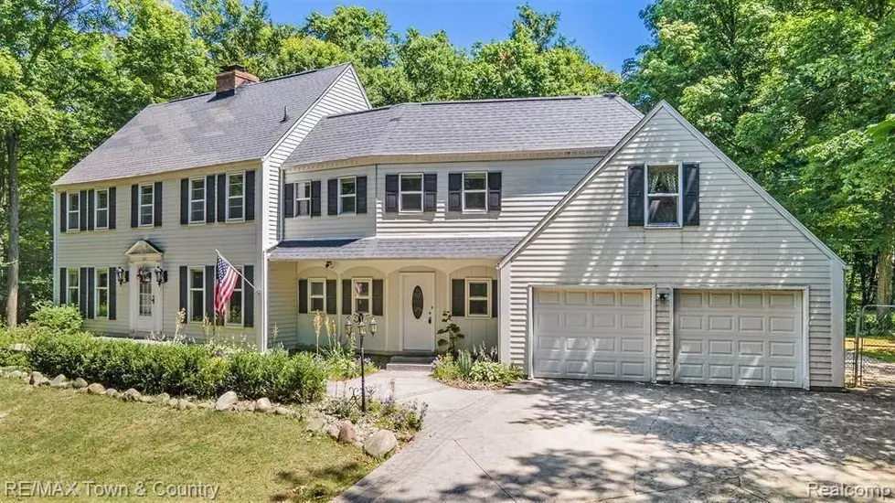 This House in Flushing Actually Has a Sweet Indoor Pool