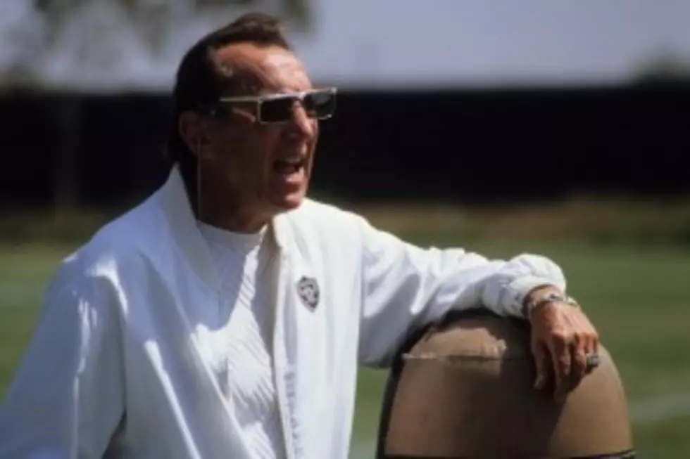 Raiders Get Emotional Victory Over Texans the Day After Al Davis Passes Away at Age 82