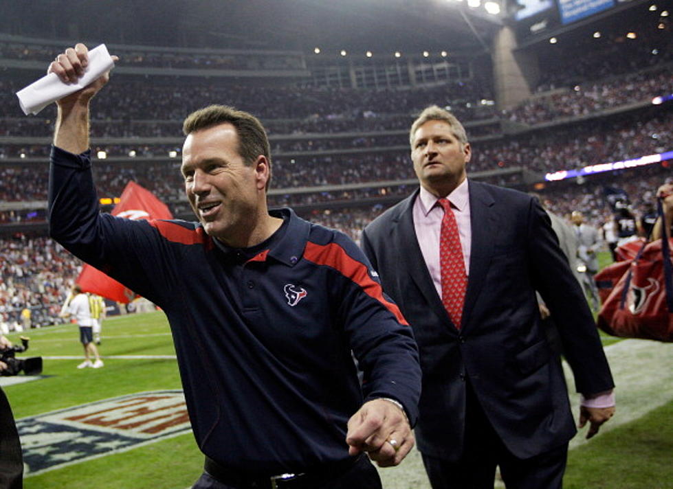 Texans Thump Bengals 31-10 for First Franchise Playoff Win