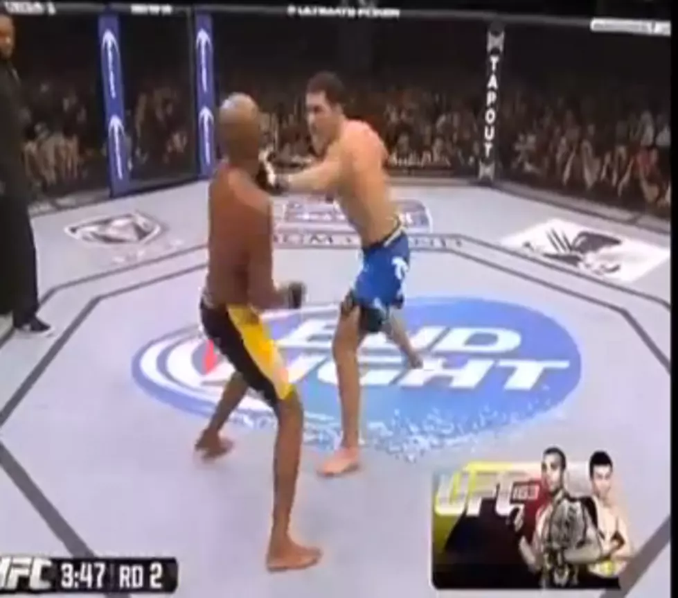 Chris Weidman KO&#8217;s Anderson Silva At UFC 162 [Video/Audio]