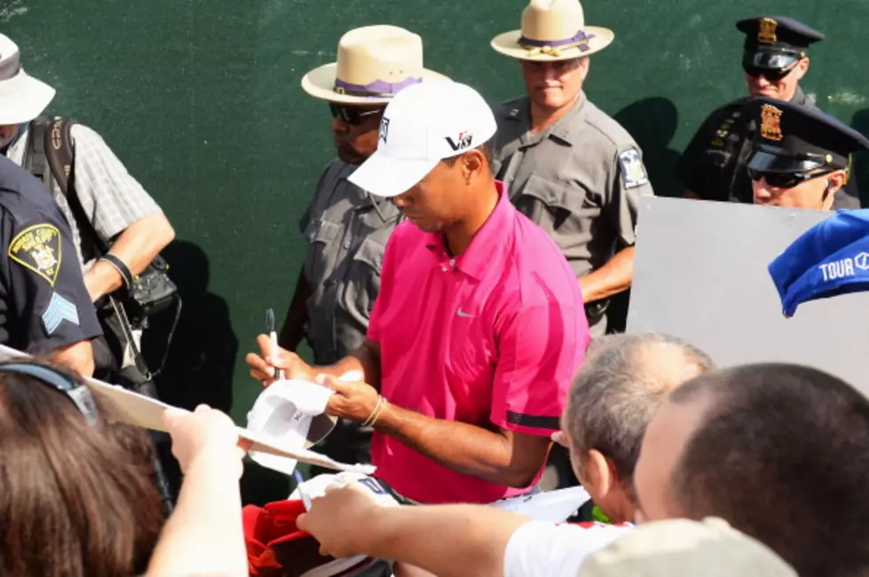 Tiger Woods Punks Autograph Seekers At PGA Championship [VIDEO]
