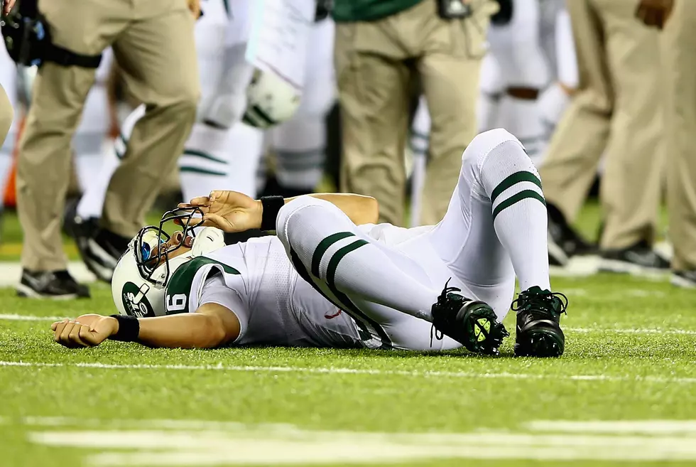 Jets Say Sanchez’ Shoulder is “Day-to-Day”