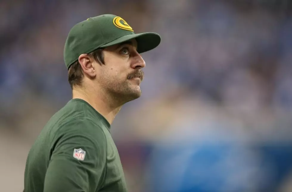 Aaron Rodgers Returns to the Field to Face Bears