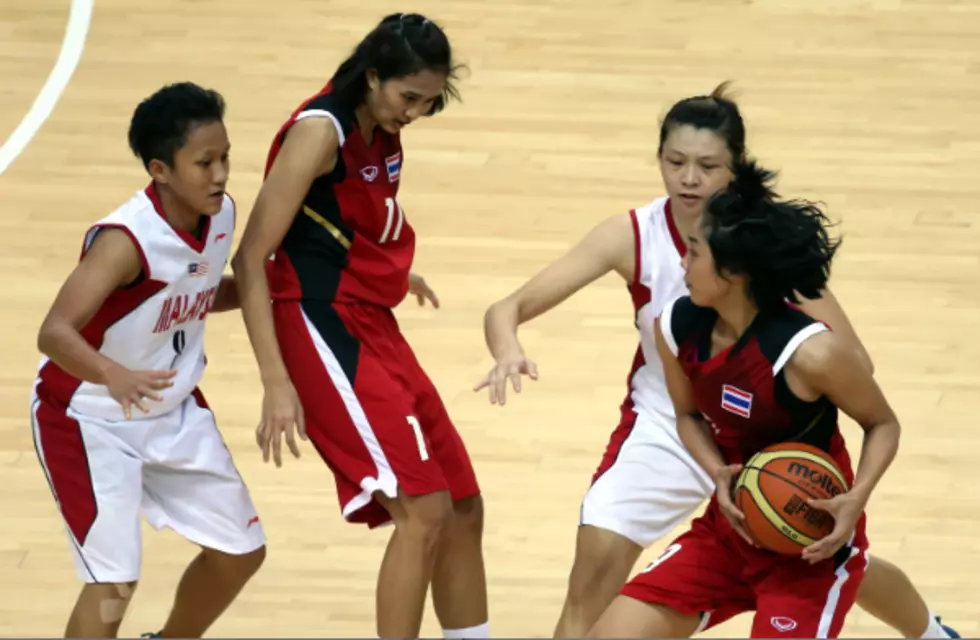 Watch An Epic Sucker Punch During A Women’s Basketball Game