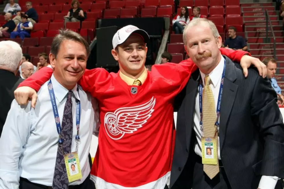 Detroit Red Wings Sign GM to 4-Year Deal