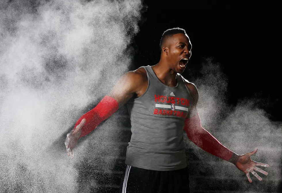 Dwight Howard Grabs Teammate’s Crotch Because That’s What the Cool Kids Do