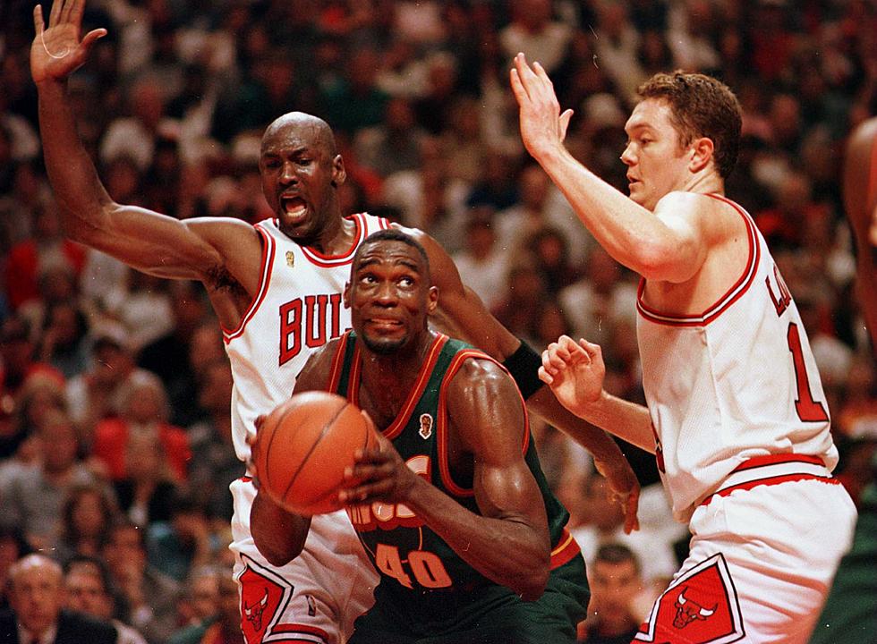 Who Would Win Between The 1995-96 Bulls And The 2016-17 Warriors?