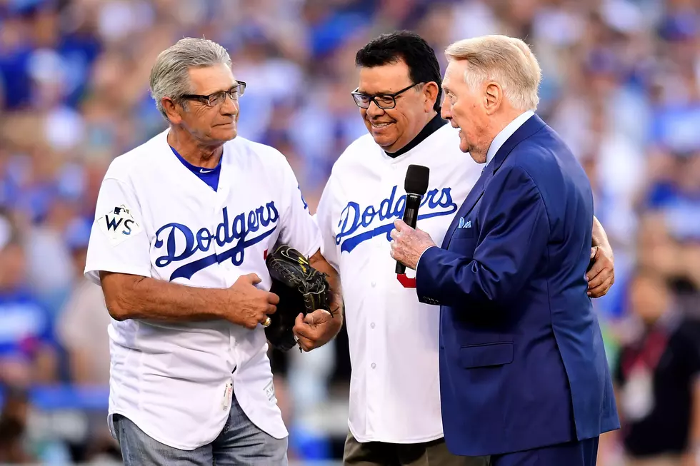 Vin Scully Steals Show Prior to World Series Game 2