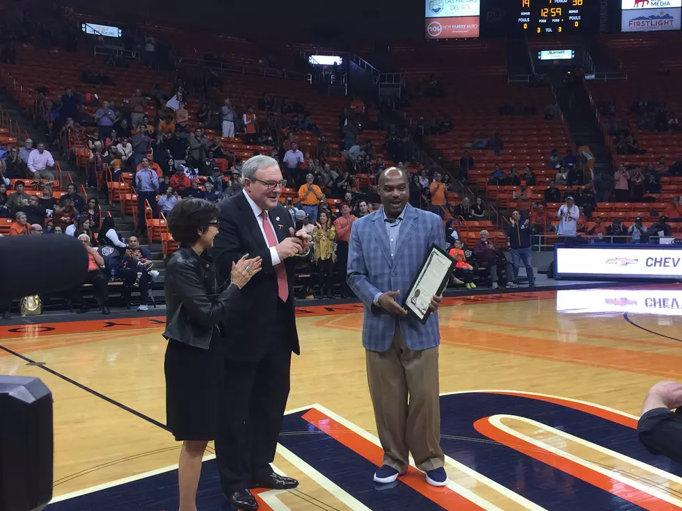 Tim Hardaway Returns, Receives Key to the City