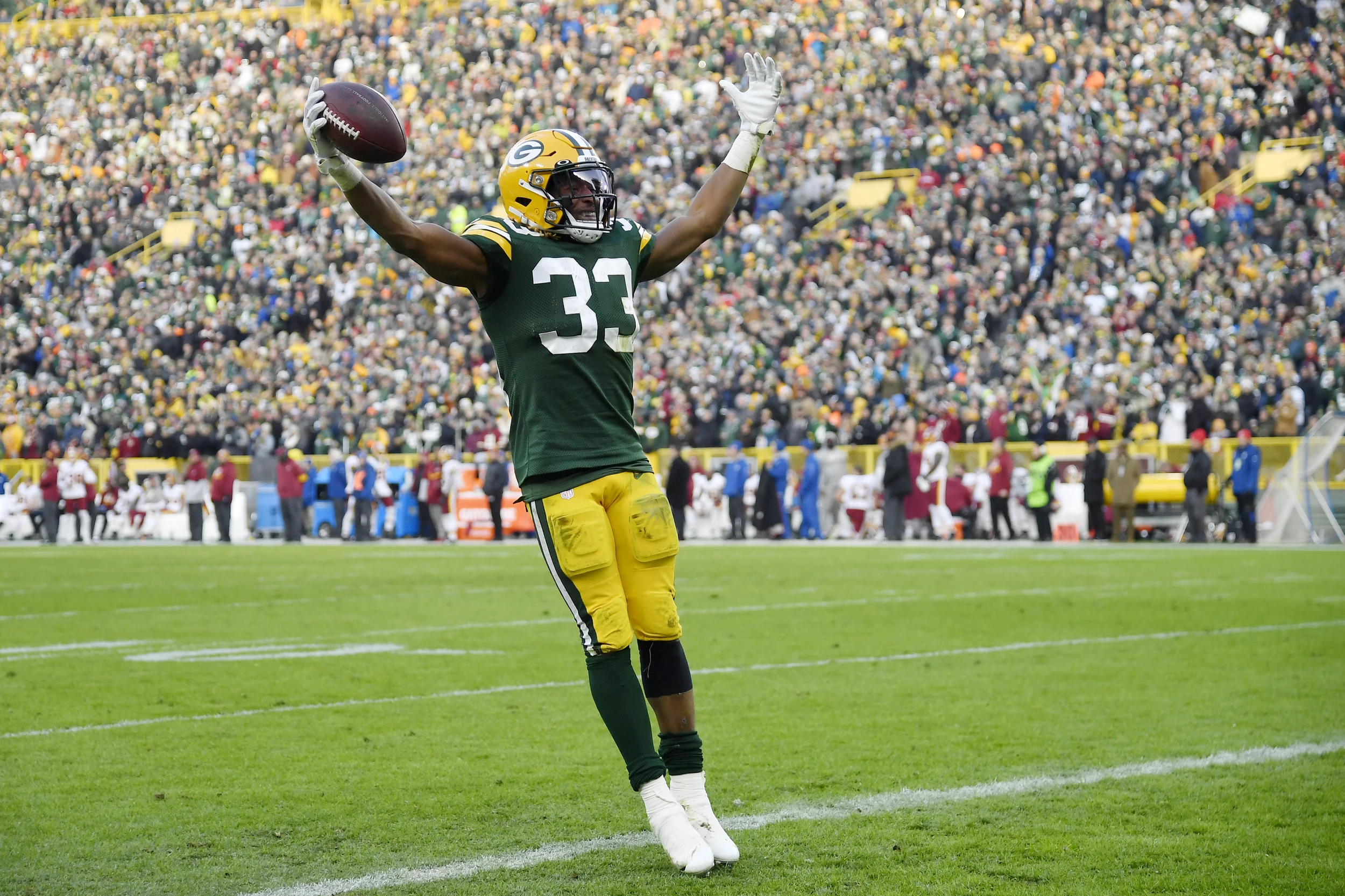 Packers RB Aaron Jones could be fined for waving at Cowboys CB Byron Jones  during TD celebration