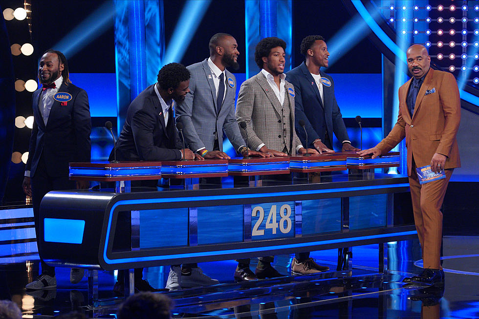 Aaron Jones Appears on Family Feud with NFLPA Rising Stars