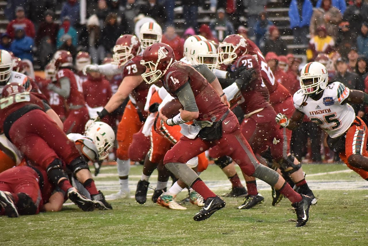 Washington State beats Miami 20-14 in snowy Sun Bowl