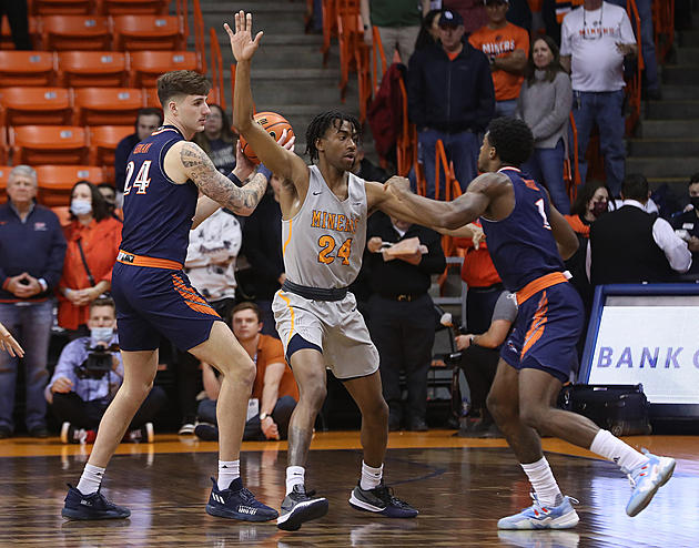 Kenneth Lofton Jr. Dominates w/ 36 Points & 18 Rebounds vs NC