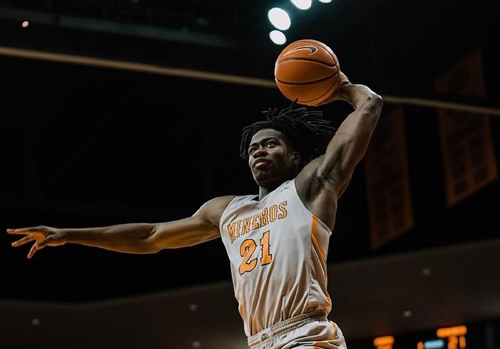 UTEP&#8217;s Ze&#8217;Rik Onyema Dunks a Basketball Like a Big Man Should