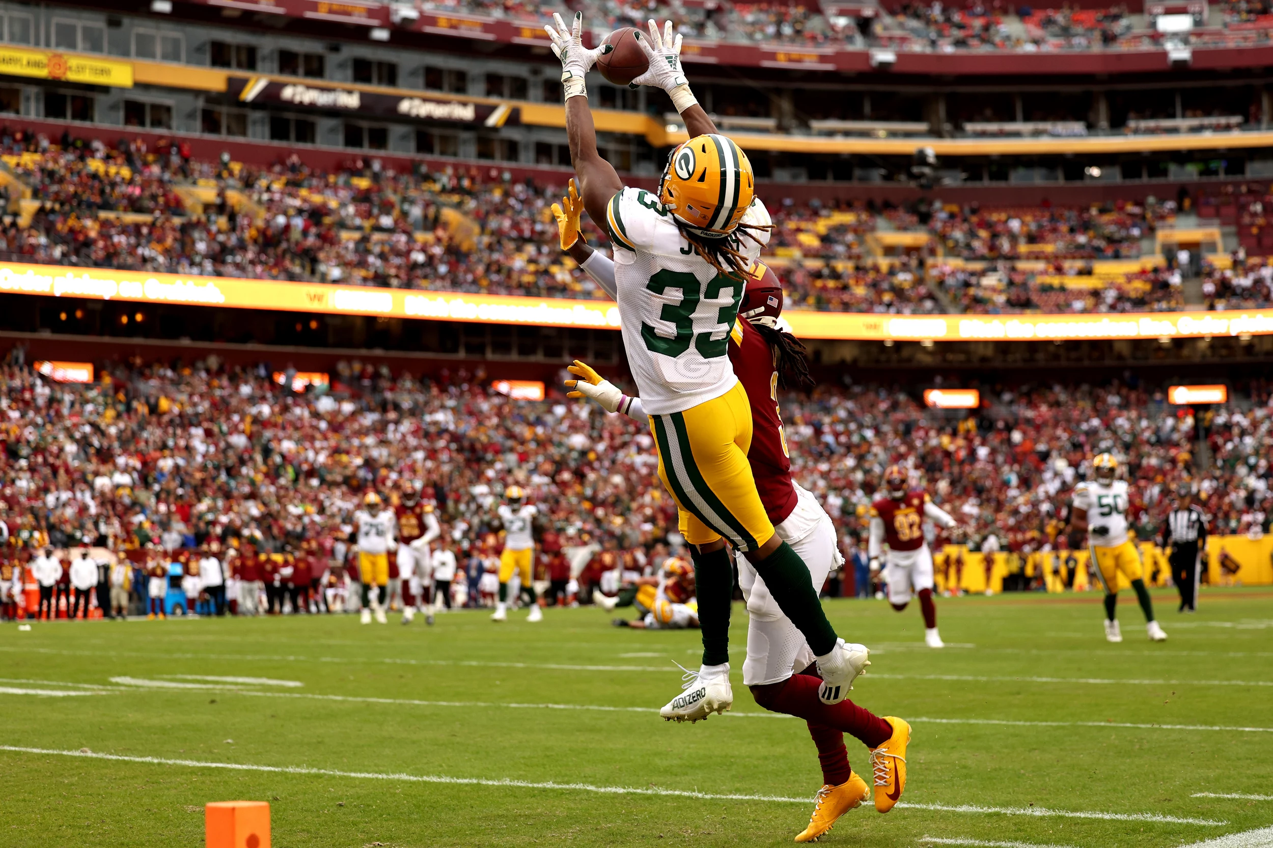 Download Green Bay Packers #33 Aaron Jones runs for a touchdown