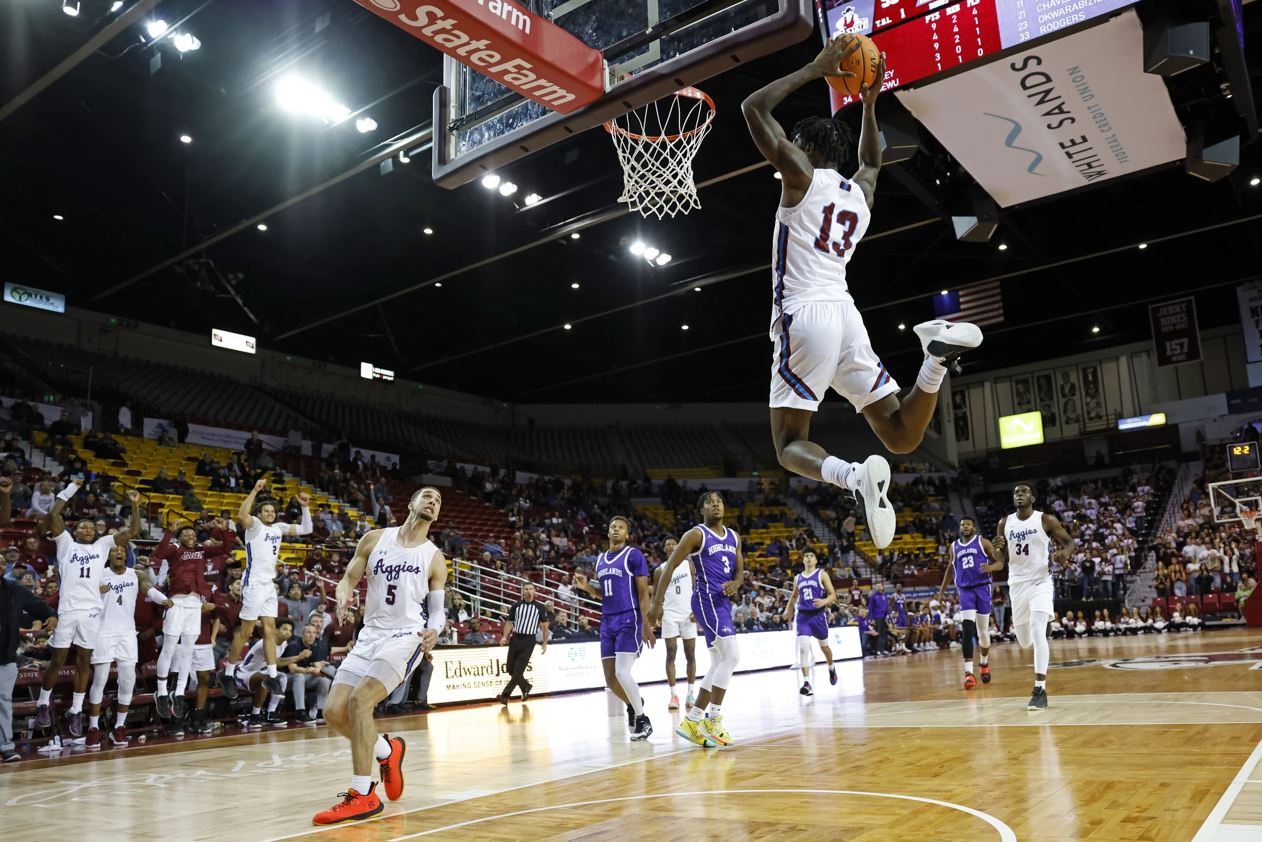 WVU basketball manhandles Cowboys - Page 4