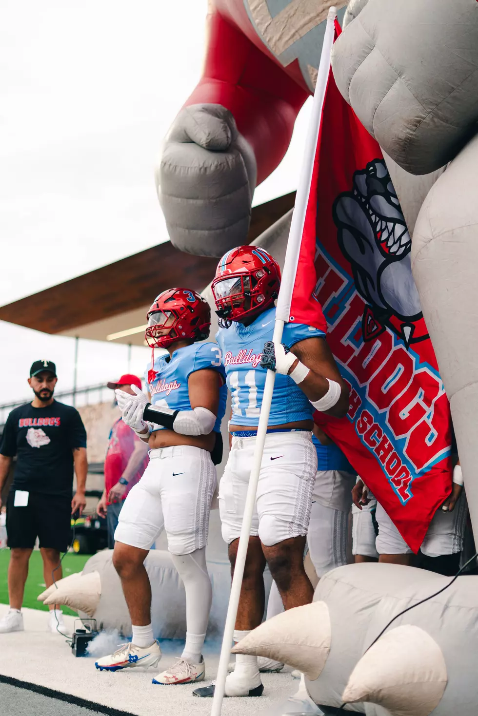 Socorro prepars for its game against Bel Air. // Photo by Zay Galindo