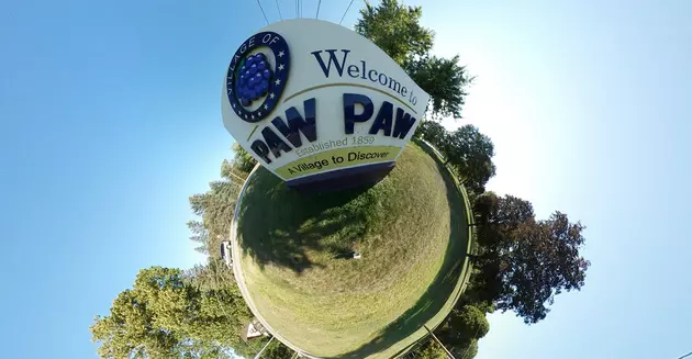 The Spectacular Tiny Planets Of Paw Paw