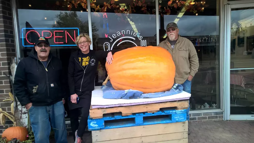 Union City Man Wins 450 Pound Giant Pumpkin By Guessing Its Weight
