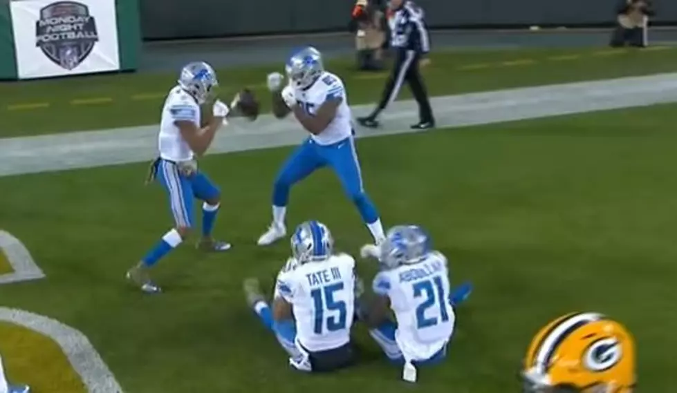 Detroit Lions Celebrate Touchdown with Rock Em Sock Em Robots as they Beat the Packers on Monday Night Football