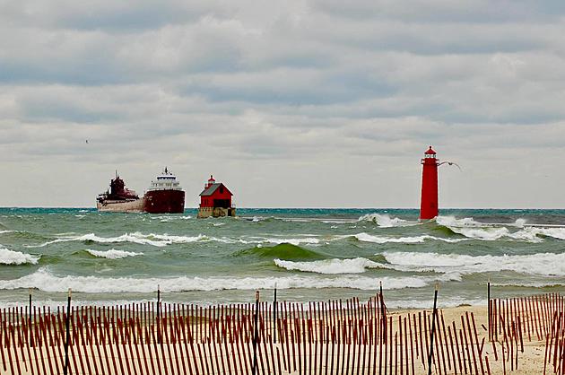 Watch a 25,000 Ton Coal Freighter Navigate the Treacherous November Waters of Lake Michigan and Sail the Grand Haven Channel