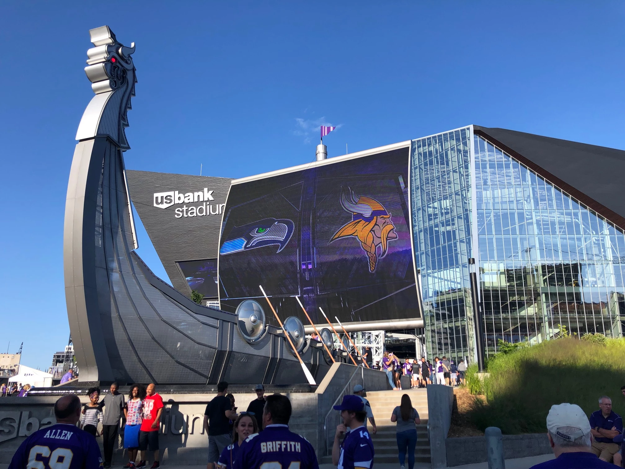 Football- The Minnesota Vikings Gjallarhorn, US Bank Stadi…