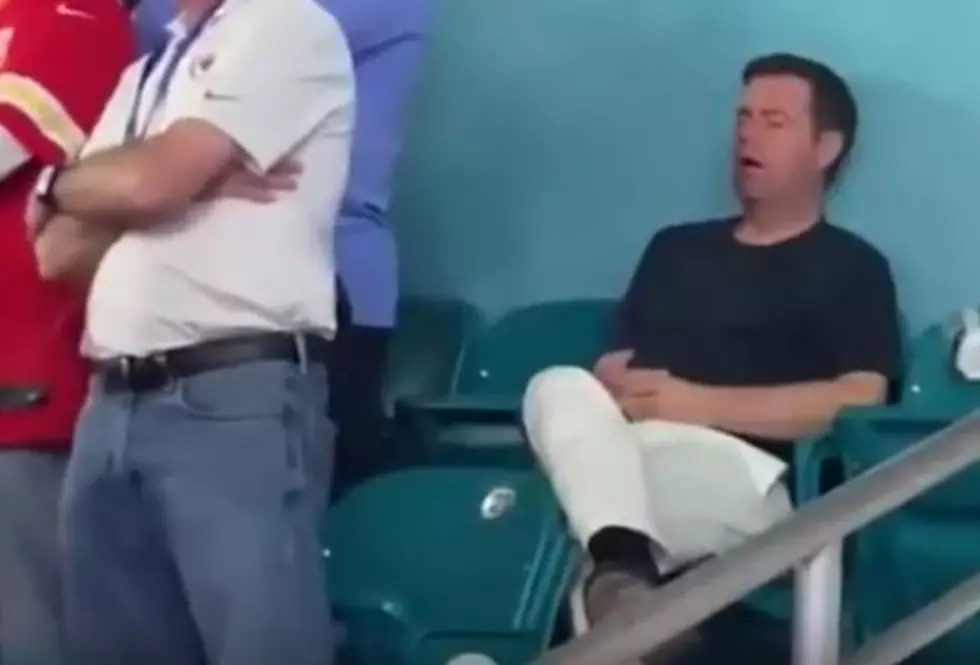 A Unidentified Man Fell Asleep at the Super Bowl