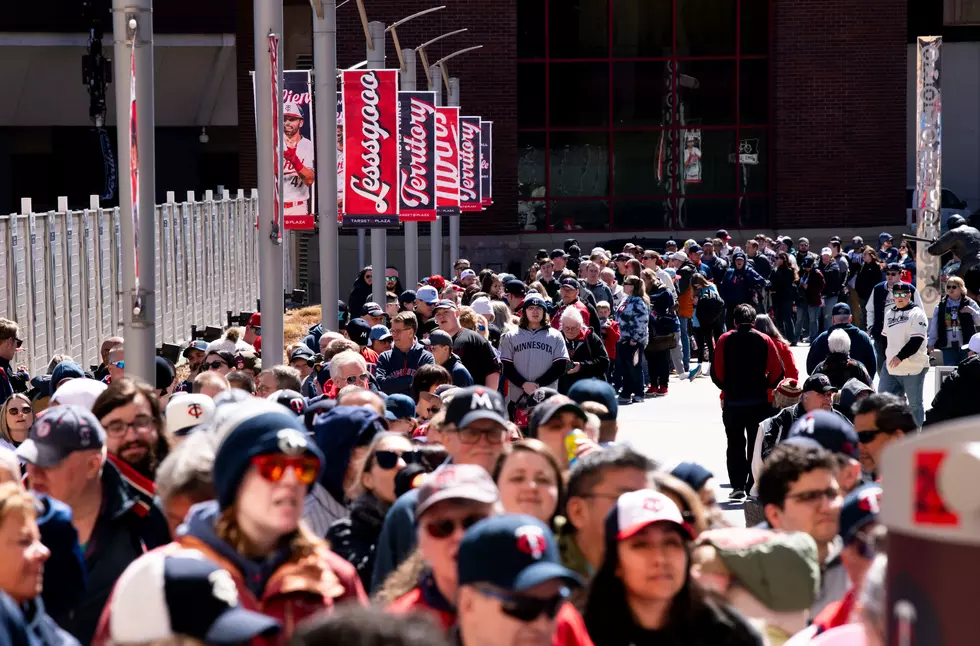 Twins Fan’s Hot Dog Beer Hack Leaves Fans Divided