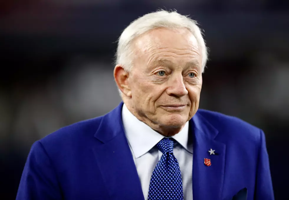 Jerry Jones Says Cowboys Must Stand for Anthem