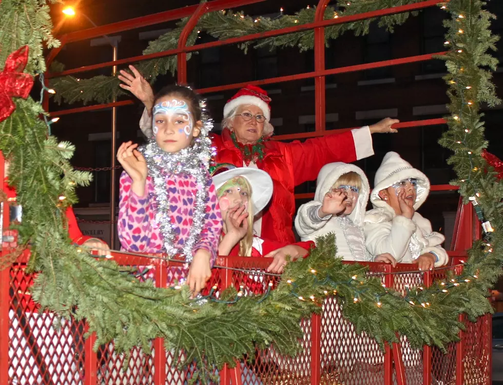 Holiday Stroll Update: WSBS Broadcasting Live