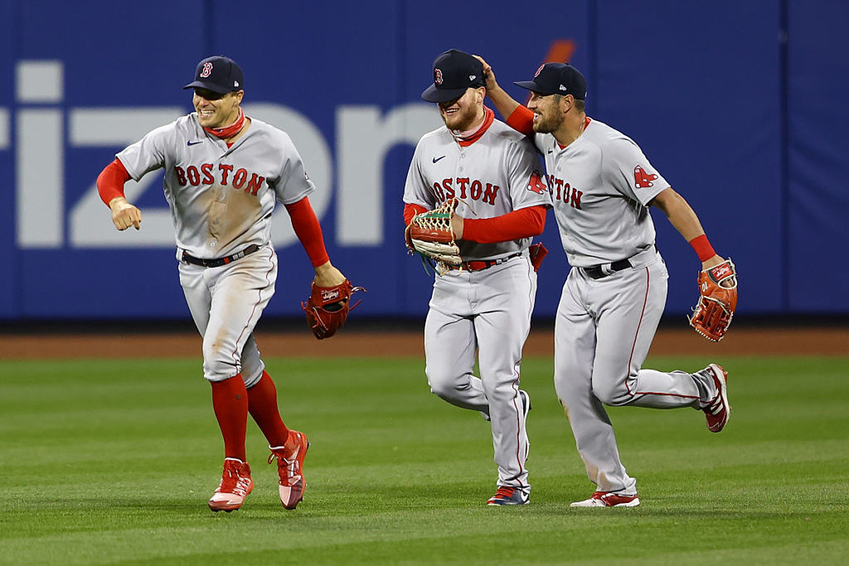 Bello shuts down Yankees as Red Sox sweep doubleheader and series