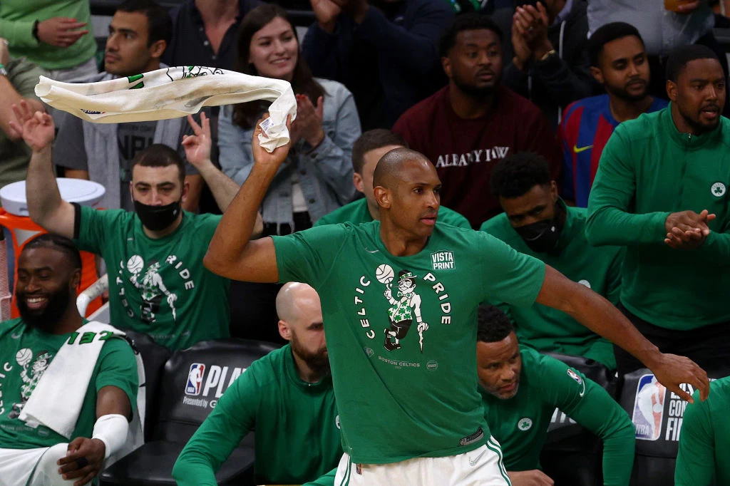 21 18 Boston Celtics Dance Team Stock Photos, High-Res Pictures, and Images  - Getty Images