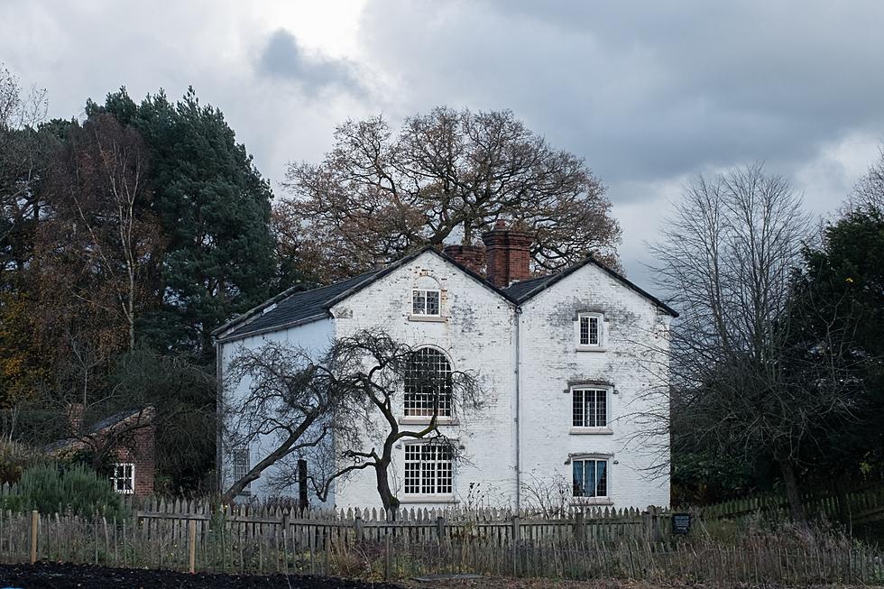 Massachusetts Ranks in the Top 5 for States with Haunted Homes