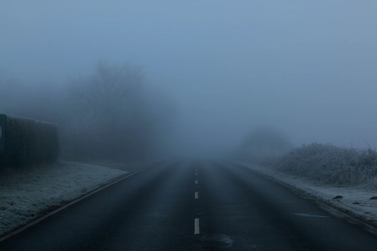 Холода дороги песня. Серая дорога фото. Ну погода и в тумане.