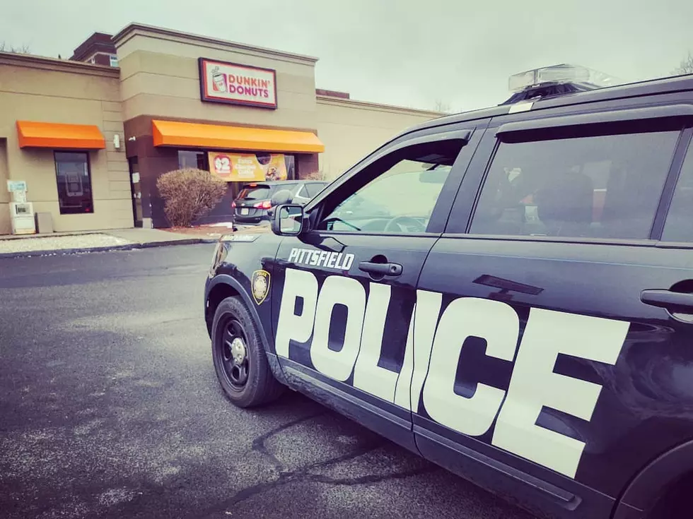 With Some Help From Ofc. Derby, Slater And Marjo Start A ‘Pay It Forward’ Line At Dunkin’ In Pittsfield