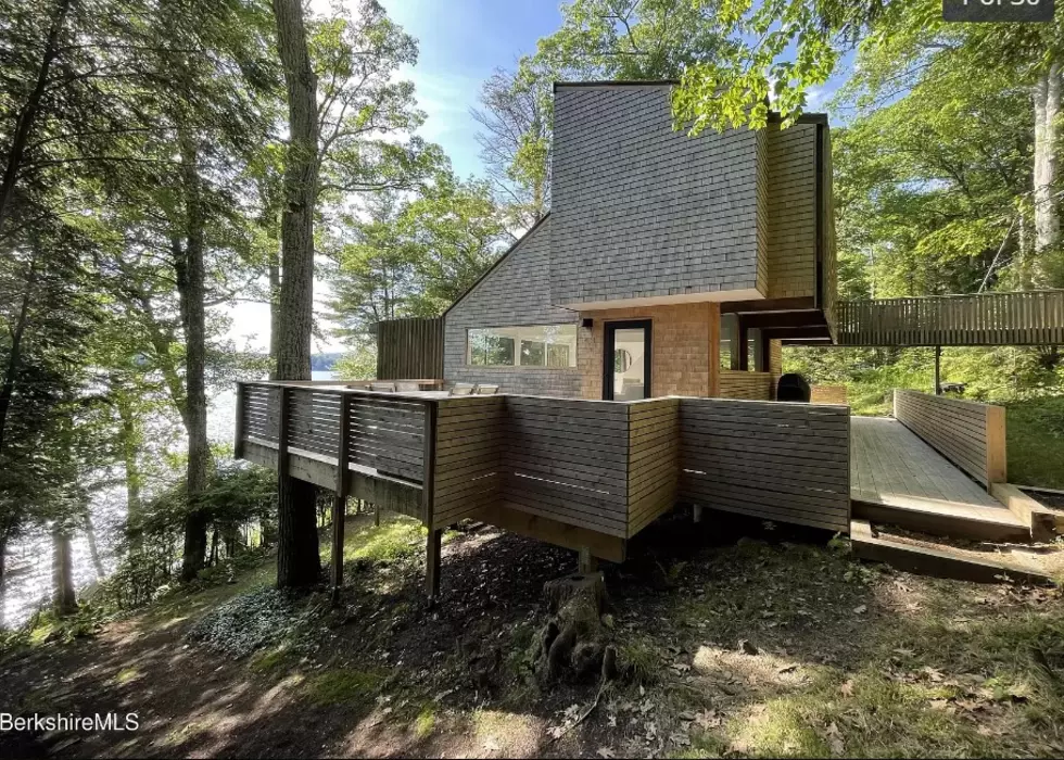 Stunning, Modern $1.6M Lakehouse in The Berkshires