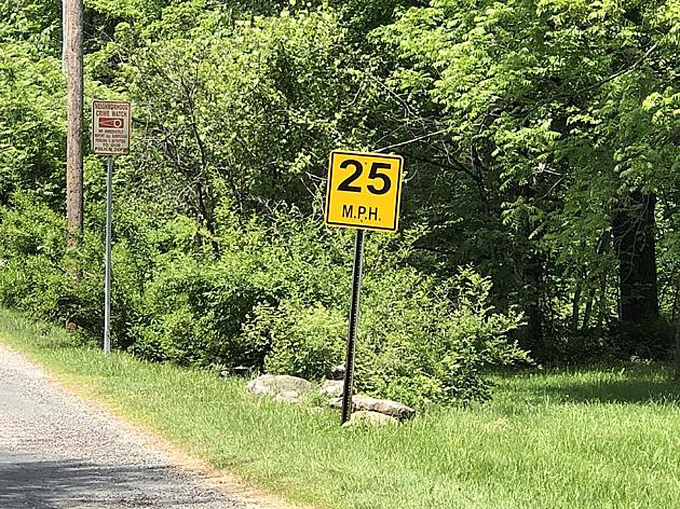 Here&#8217;s The Difference Between Yellow And White Speed Limit Signs In Massachusetts