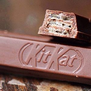 Regionally Flavored Candy Bars : KitKat Dark