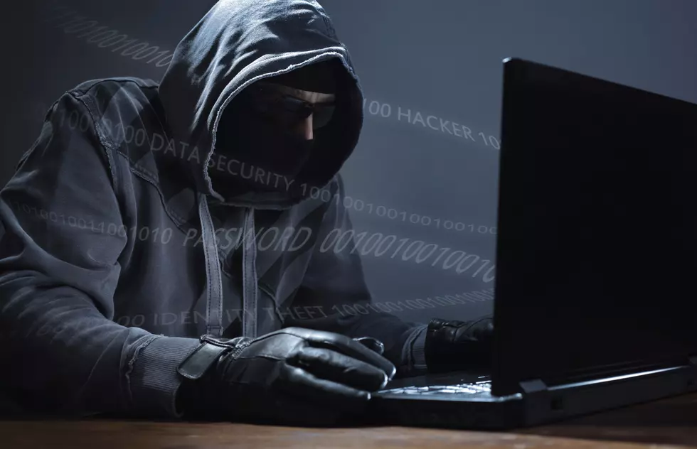 Four Things That Put You at Risk Online, According to a Hacker